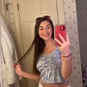 Meet your Posher, Emily